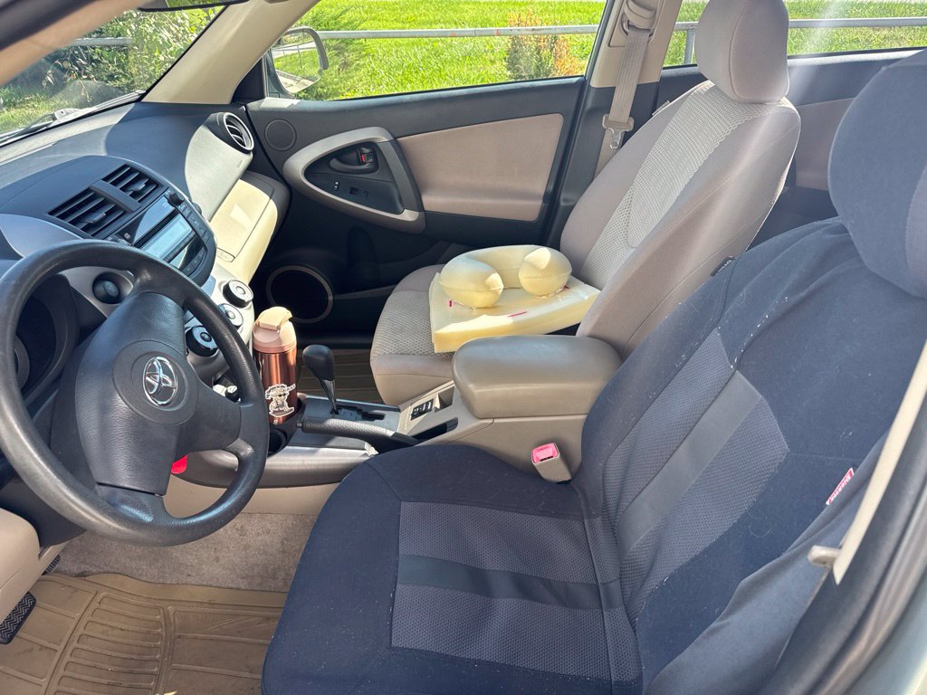 Used 2008 Toyota RAV4 2WD w/ 3rd Row image 10