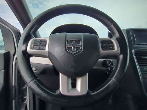 Used 2019 Dodge Grand Caravan GT FWD image 21