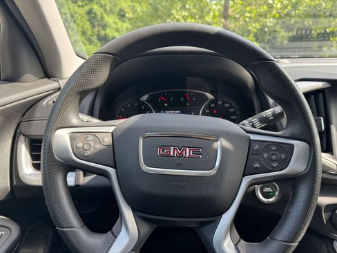 Used 2024 GMC Terrain SLE FWD image 27