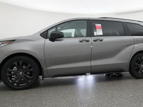 New 2026 Toyota Sienna XSE FWD image 18