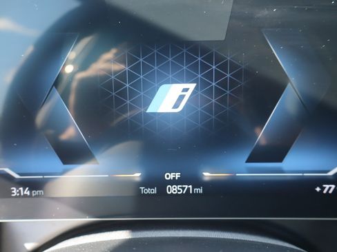 Used 2026 BMW i5 eDrive40 w/ M Sport Package AWD/4WD image 11