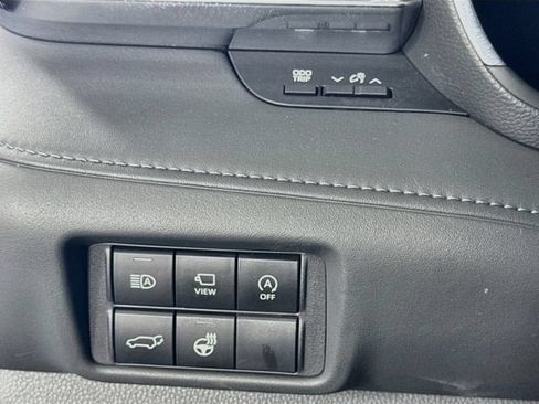 Used 2023 Toyota Highlander Platinum FWD image 10