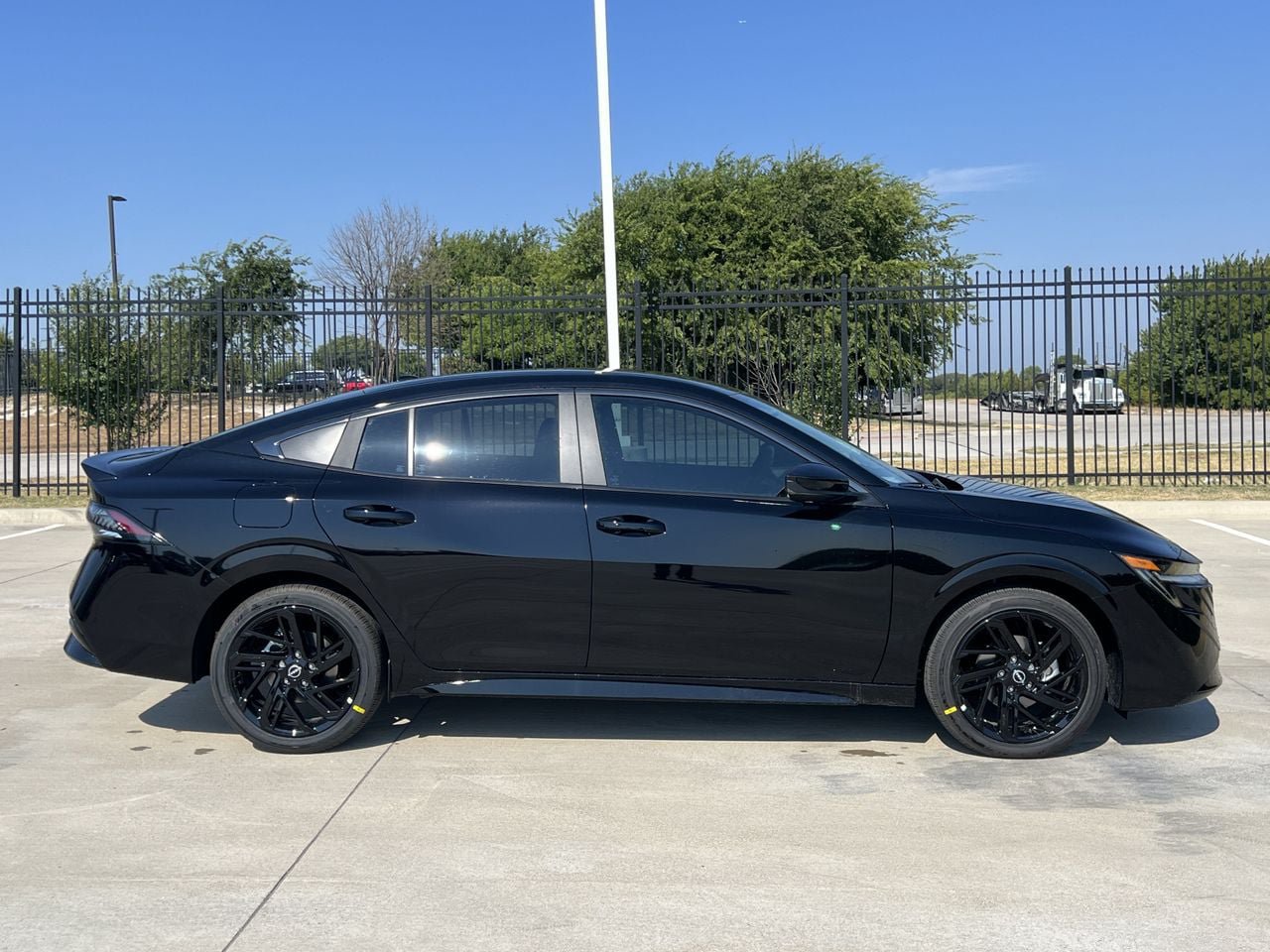 New 2027 Nissan Sentra SR w/ SR All Weather Package FWD image 3