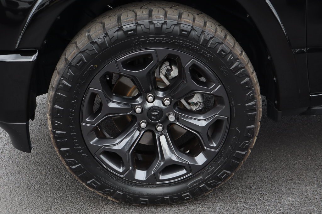 Used 2024 RAM 1500 Limited AWD/4WD image 35