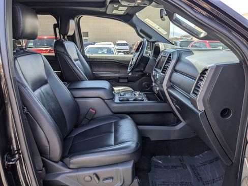 Used 2020 Ford Expedition XLT w/ Equipment Group 202A AWD/4WD image 36