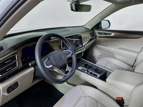 New 2026 Volkswagen Atlas SE image 10
