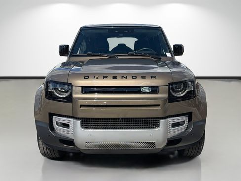 Used 2025 Land Rover Defender 110 S AWD/4WD image 8