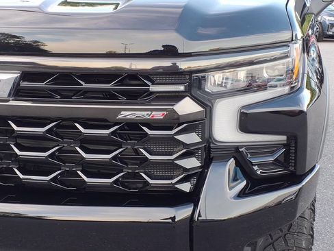 Used 2022 Chevrolet Silverado 1500 ZR2 w/ Technology Package AWD/4WD image 8