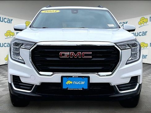 Used 2023 GMC Terrain SLE w/ Driver Convenience Package AWD/4WD image 2