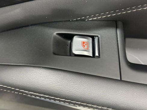 Used 2021 BMW X7 M50i image 25