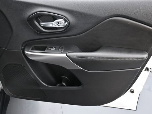 Certified 2022 Jeep Cherokee Latitude Lux image 18