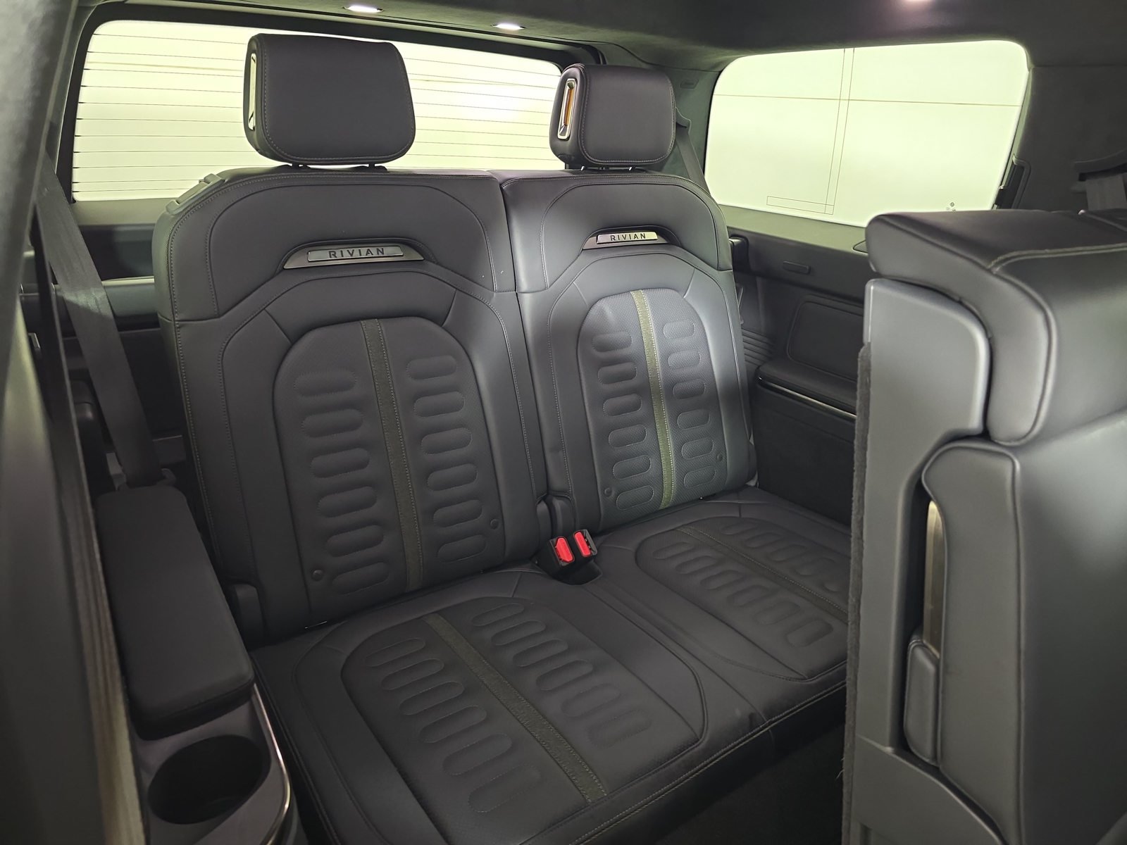 Used 2022 Rivian R1S Launch Edition Quad AWD/4WD image 25