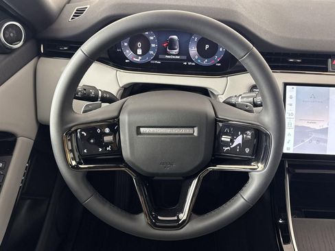 Used 2026 Land Rover Range Rover Evoque S image 12