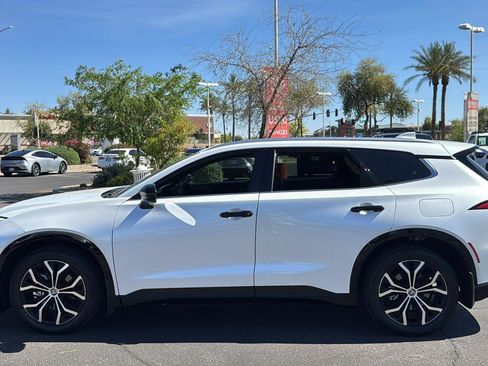 Used 2025 Toyota Crown Signia image 4