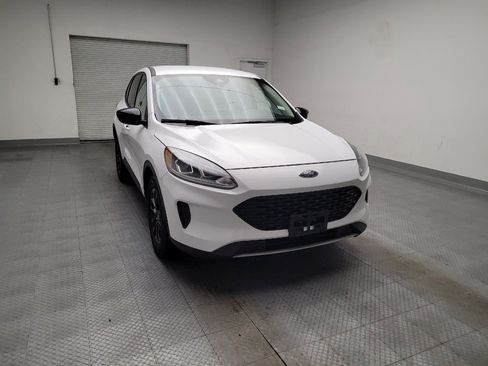 Used 2020 Ford Escape SE Sport FWD image 14