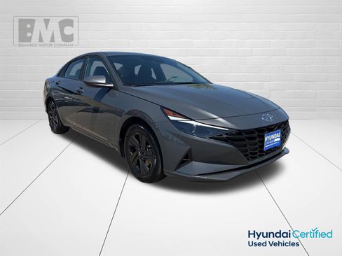 Used 2023 Hyundai Elantra Blue FWD image 2