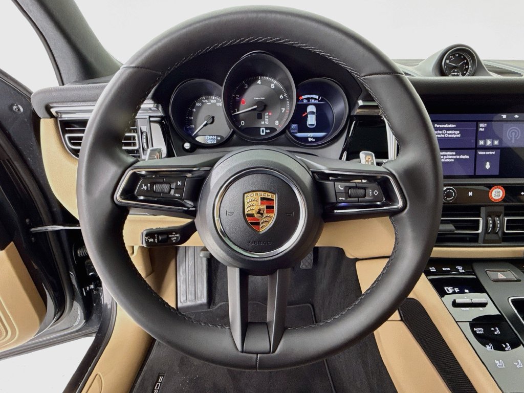 Certified 2026 Porsche Macan AWD/4WD image 15