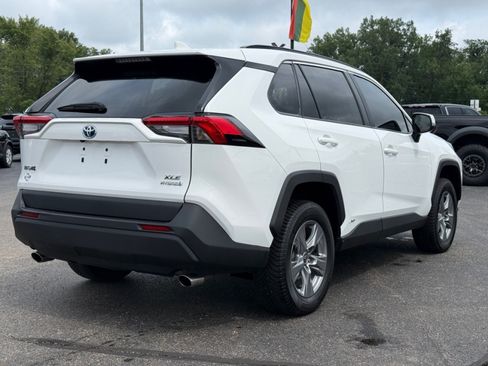 Used 2022 Toyota RAV4 XLE w/ Convenience Package AWD/4WD image 8