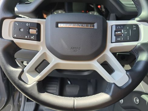 Used 2023 Land Rover Defender 130 S image 41