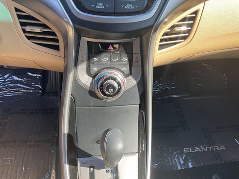 Used 2013 Hyundai Elantra GLS FWD image 16