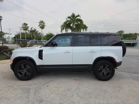 Used 2024 Land Rover Defender 110 SE AWD/4WD image 8