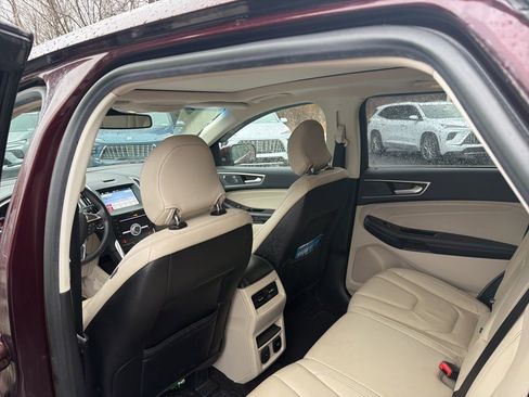 Used 2019 Ford Edge Titanium w/ Cold Weather Package image 14