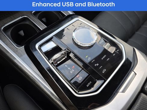 Used 2023 BMW 740i w/ Executive Package image 27