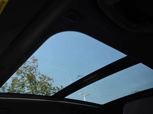 Used 2024 BMW X1 xDrive28i w/ Premium Package image 14