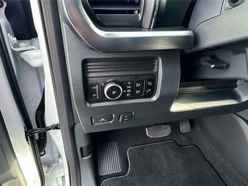 New 2025 Ford F250 Lariat w/ FX4 Off-Road Package image 35