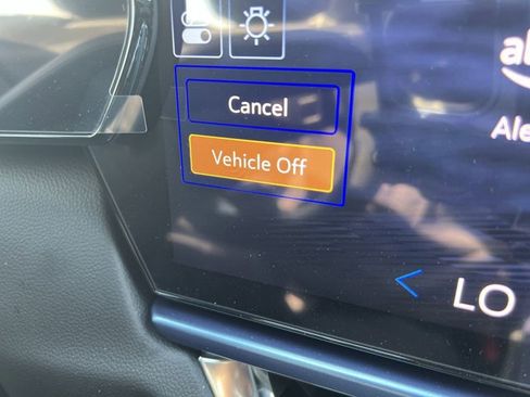 New 2025 Chevrolet Equinox EV LT image 17