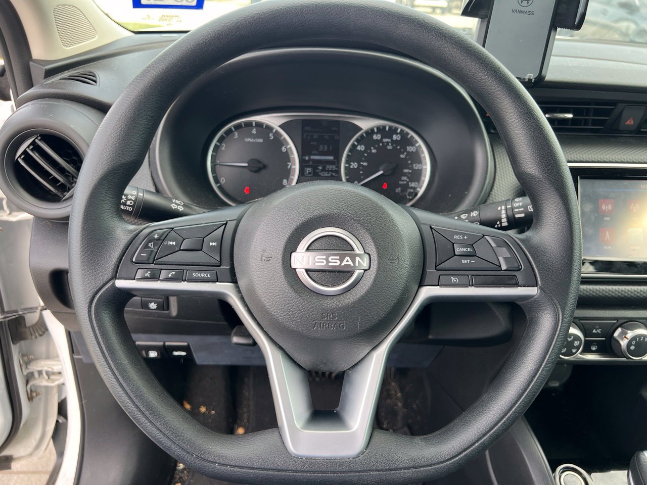 Used 2022 Nissan Kicks S FWD image 6