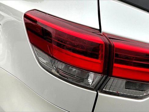 Used 2019 Toyota Highlander Limited image 29