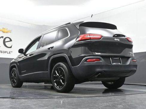 Used 2015 Jeep Cherokee Latitude w/ Cold Weather Group FWD image 5