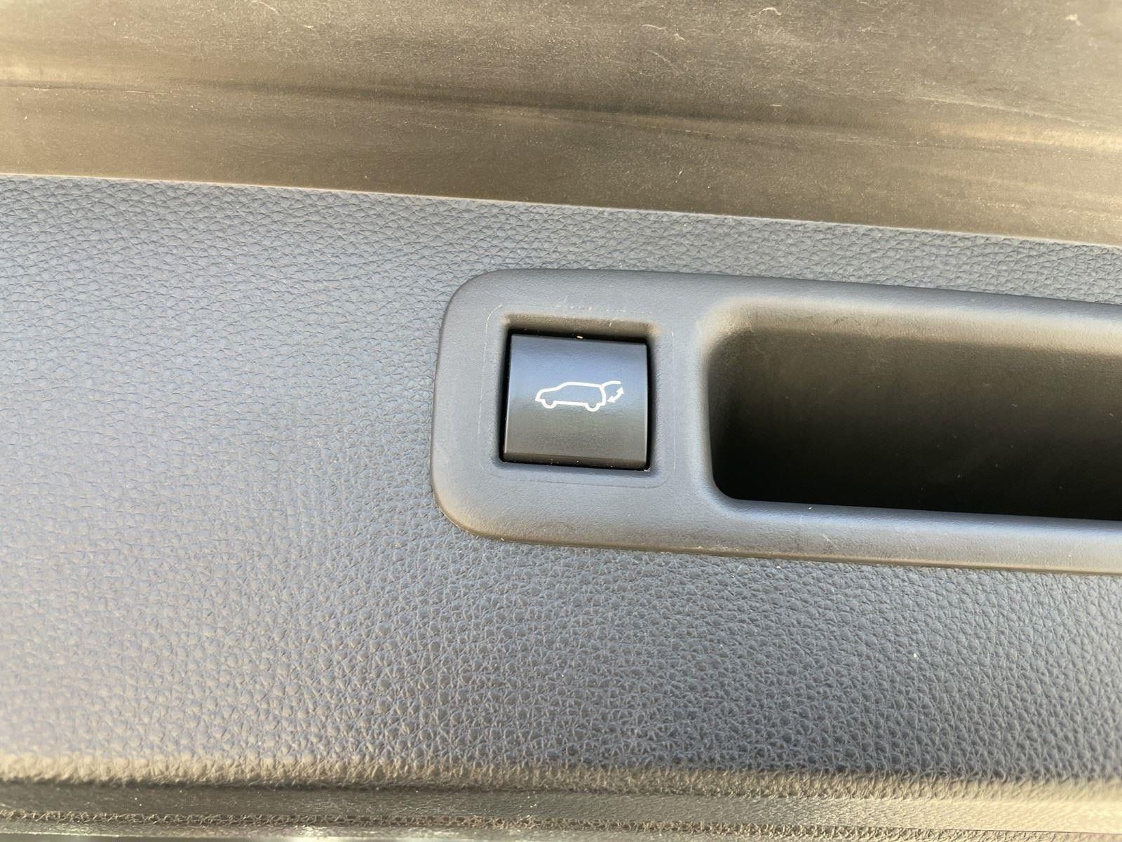 Used 2020 Toyota Highlander Limited FWD image 48