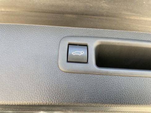 Used 2020 Toyota Highlander Limited FWD image 48