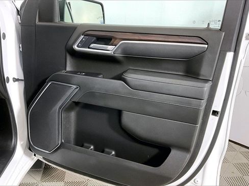 Used 2025 GMC Sierra 1500 SLT image 19