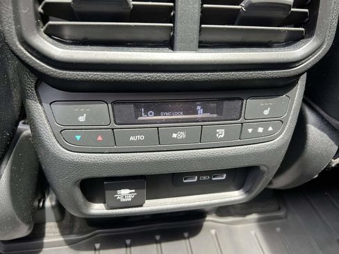 Used 2023 Honda Pilot Elite image 13