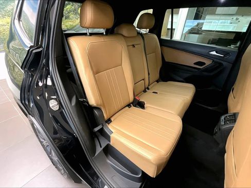 Used 2022 Volkswagen Tiguan SE image 21