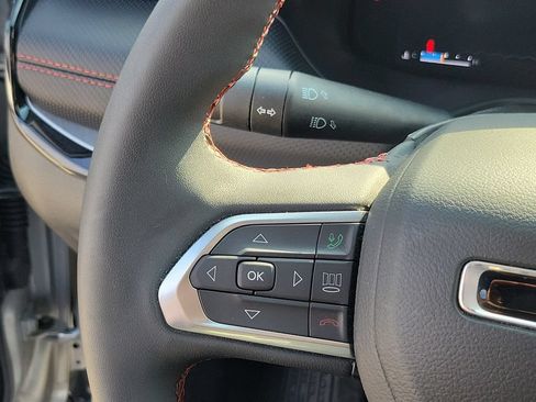 Used 2025 Jeep Compass Trailhawk w/ Trailhawk Elite Group AWD/4WD image 26
