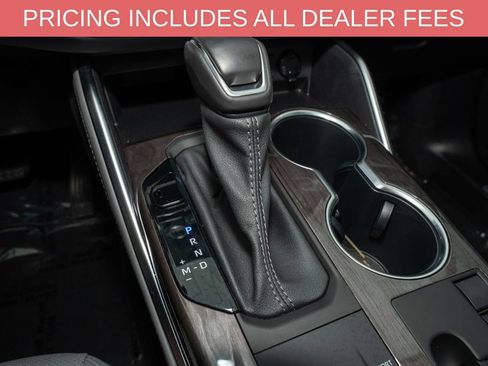 Used 2023 Toyota Highlander Limited FWD image 19