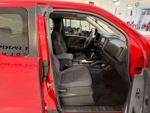 Used 2022 Nissan Frontier S w/ Technology Package image 27