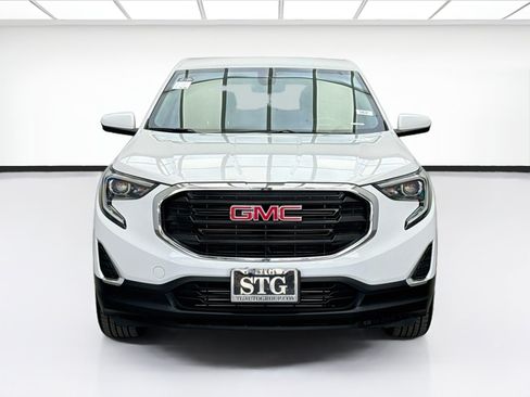 Used 2020 GMC Terrain SLE w/ LPO, Floor Liner Package FWD image 2