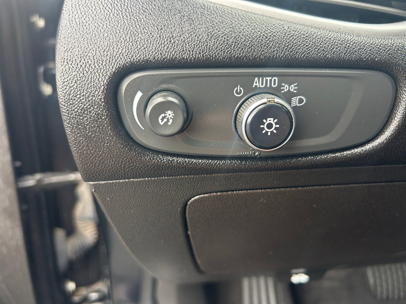 Used 2023 Chevrolet Malibu LS FWD image 30
