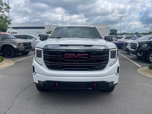Used 2024 GMC Sierra 1500 AT4 w/ Technology Package AWD/4WD image 3