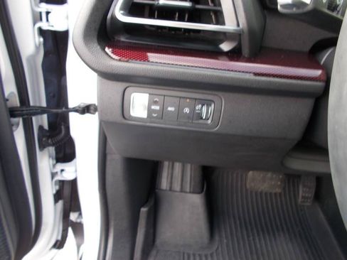 Used 2024 Chevrolet Traverse Z71 w/ Enhanced Driving Package AWD/4WD image 30