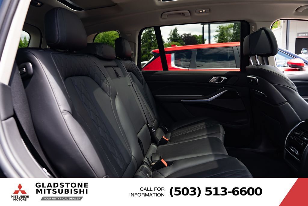 Used 2023 BMW X7 xDrive40i AWD/4WD image 26