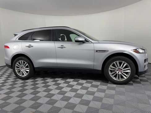 Used 2018 Jaguar F-PACE Prestige image 8