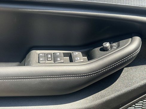 Used 2025 Jeep Grand Cherokee L Altitude RWD image 6