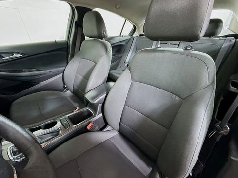 Used 2017 Chevrolet Cruze LT image 21