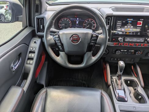 Certified 2025 Nissan Frontier PRO-4X w/ Pro Premium Package AWD/4WD image 17